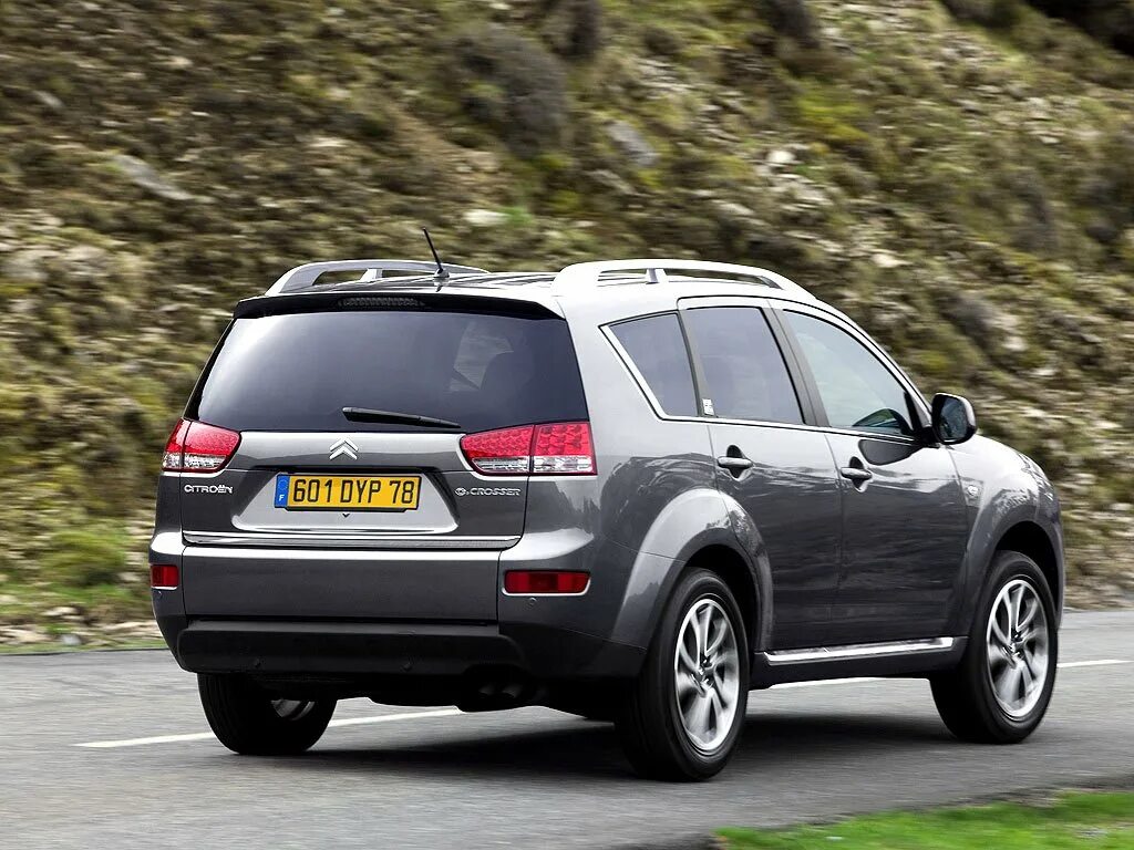 Citroen c crosser. Ситроен си кроссер. ситроен с-кроссер 2020. ситроен кроссовер 2008. ситроен c crosser 2020.