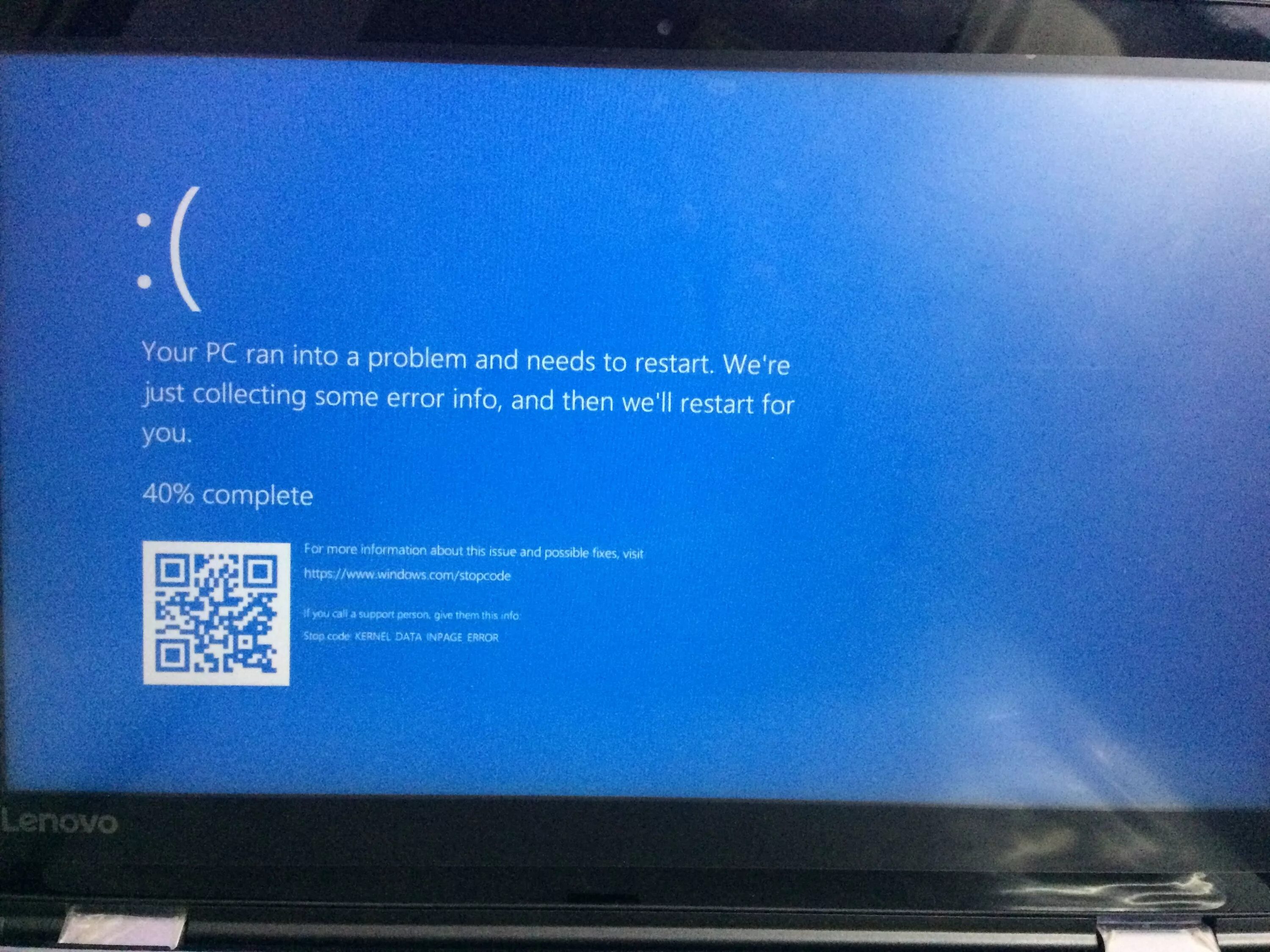 Код internal error. Laptop Blue Screen. Lenovo Blue Screen Error,. Синий экран смерти на ноутбуке леново. Internal Power Error.