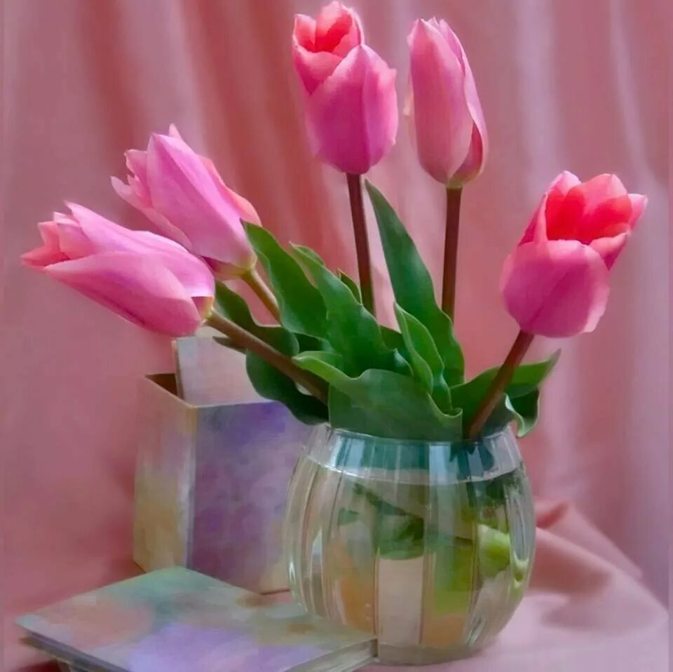Хорошего настроения и удачного дня цветы. Открытки с добрым утром с тюльпанами. Доброе утро хорошего настроения. Доброго дня и радости.