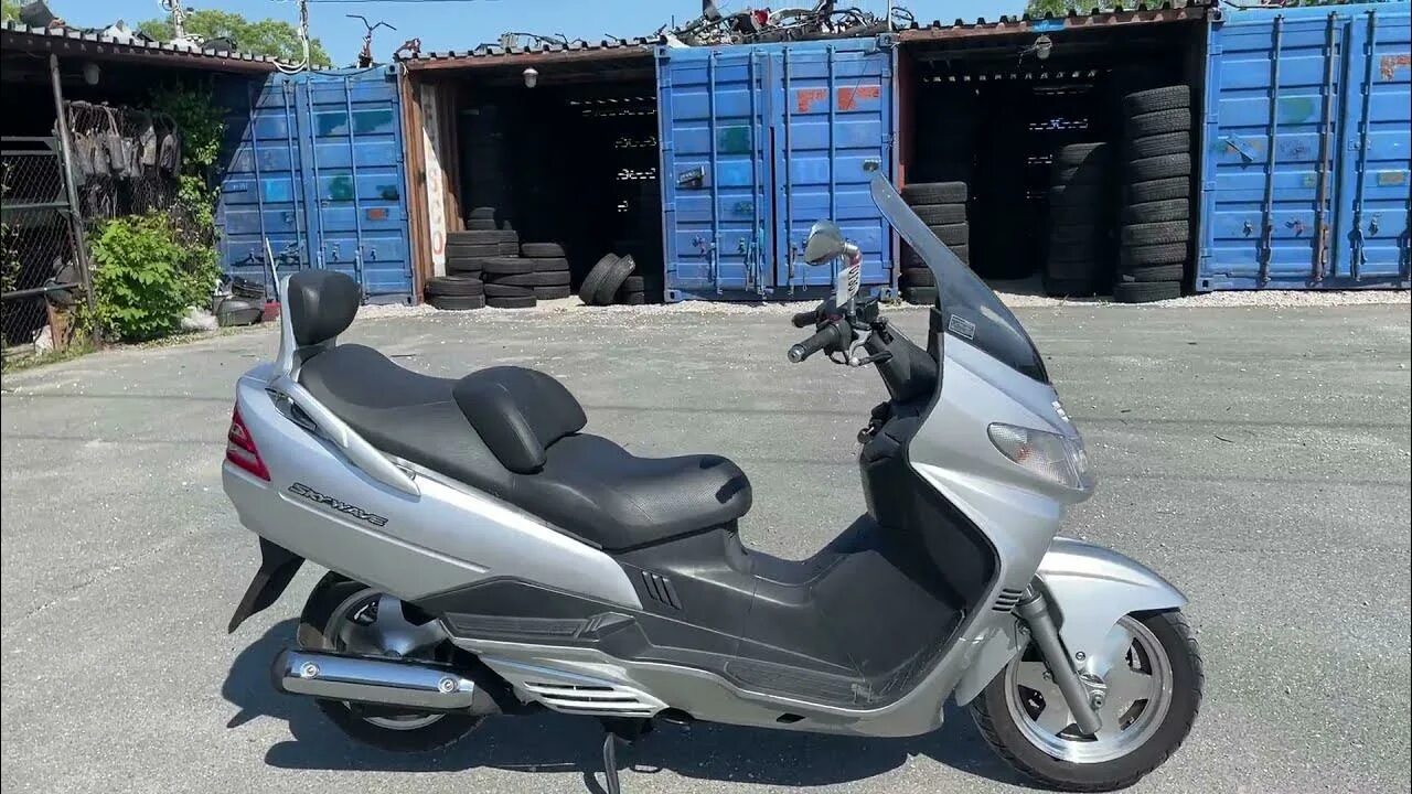 Судзуки скайвей 250. Suzuki skywave 250. Suzuki skywave 250 cj43a фара. Макси скутер сузуки скайвэй 250. Макси скутер suzuki skywave 250.