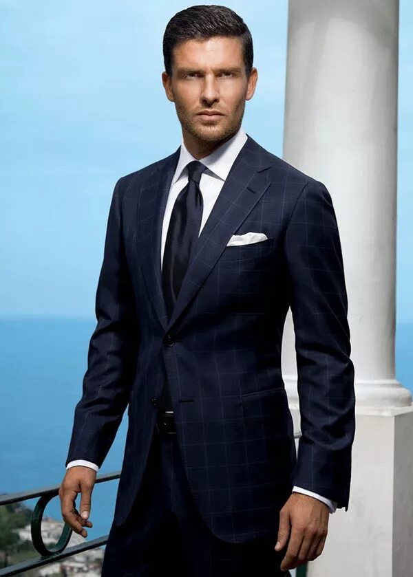 костюм мужской италия. дорогие мужские костюмы. парень в костюме. мужчина в костюме. итальянский классический костюм.