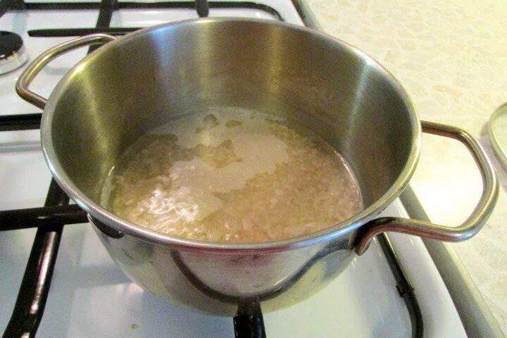 Жареная овсянка с сахаром. Промыть геркулес. Геркулес чем перемолоть. Промыть геркулес. Что будет если промыть геркулес.