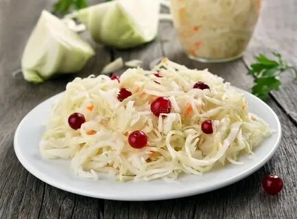 Капуста маринованная быстрого приготовления с клюквой