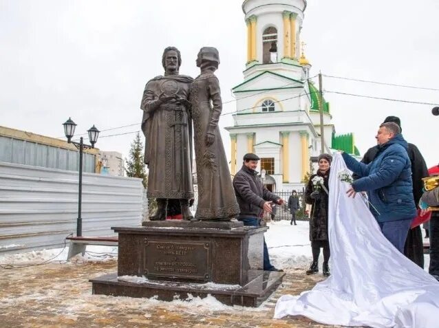 Памятник петру и февронии в пензе. Открытие памятника февронии. Открытие памятника февронии. Памятник петру и февронии в воронеже у града. Памятник святым петру и февронии муромским.