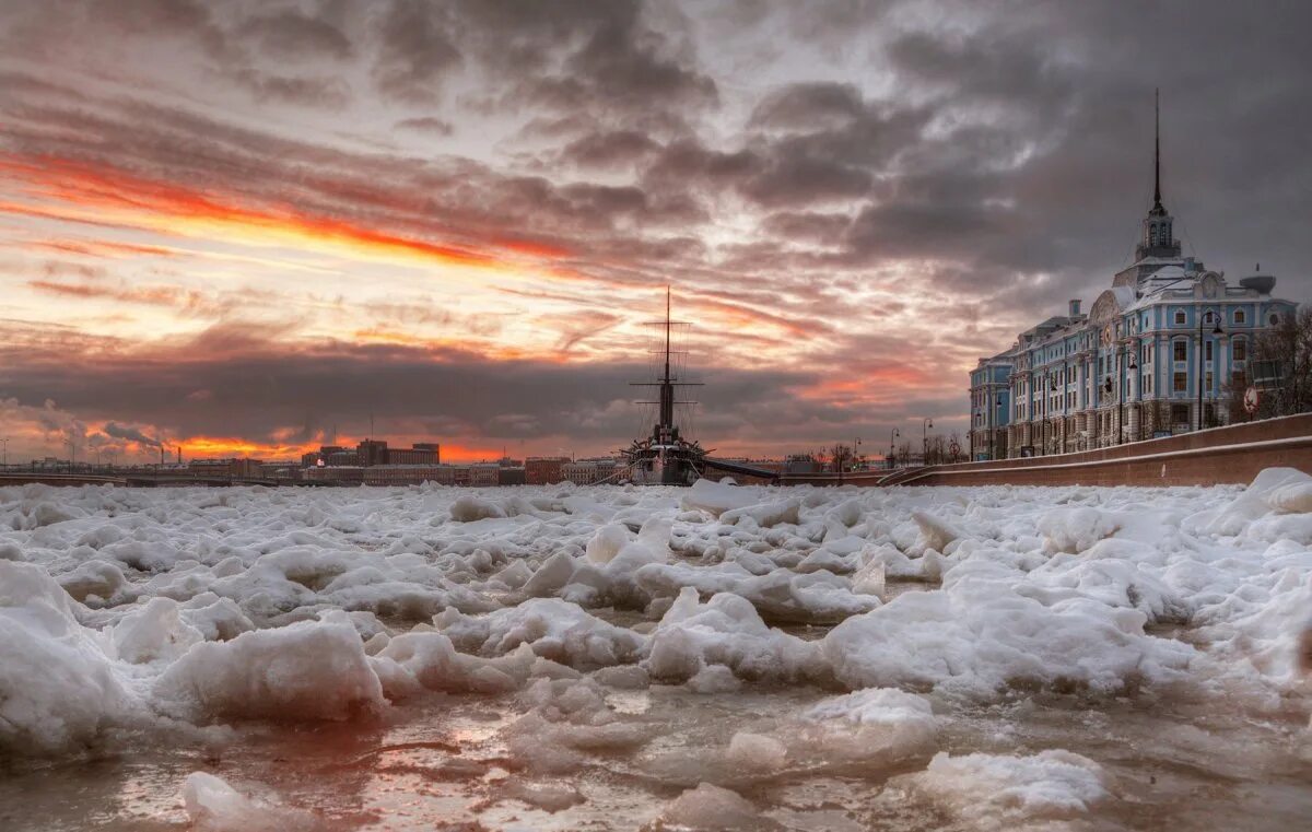 Спб январь. Непарадный Петербург зима. Туманный зимний Питер. Рассветный зимний Питер. Александр Атоян зимний Петербург.