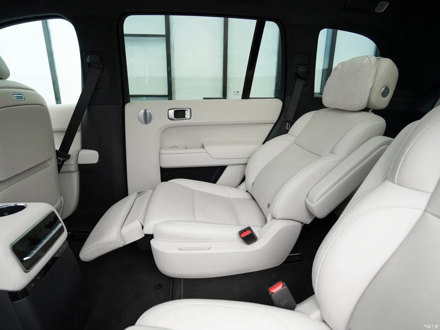 Li xiang l9 салон. Lixiang l8 max. Лисянг 9. Lixiang l9 2022. Li l9 2023.