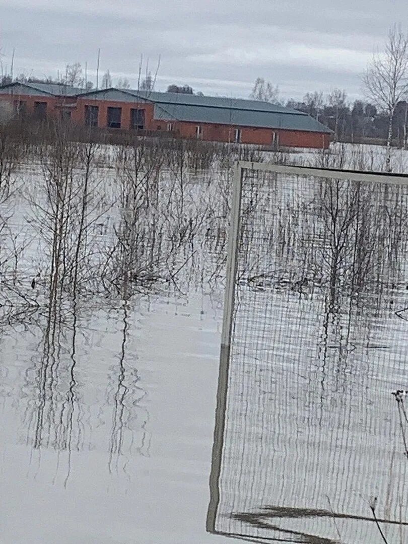 Уровень воды в жиздре козельск сегодня. Наводнение в Калужской области. Паводок в Калужской области. Наводнение Козельск Калуга. Затопление земель.