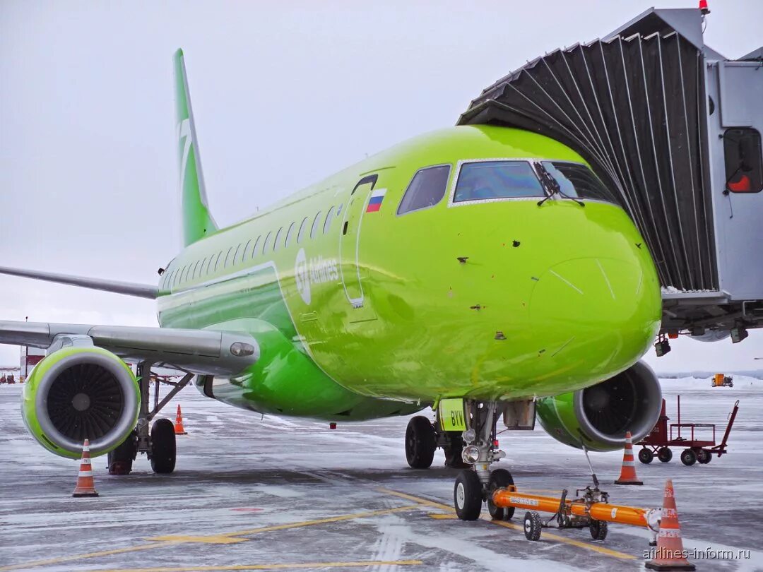 Embraer 170 самолет. Авиакомпания Сибирь s7 Airlines. Embraer e170 s7 Airlines. S7 самолеты авиакомпании Эмбраер 170. Embraer 170 s7