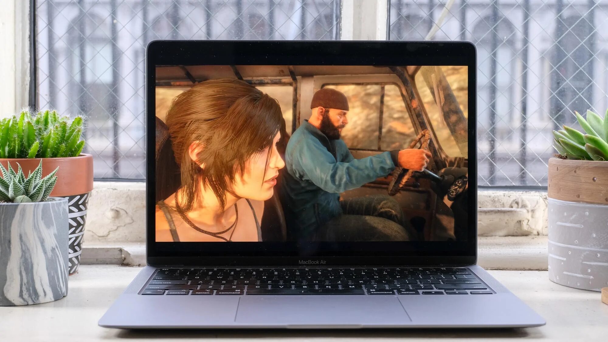 Macbook gaming. Игры на macbook air m1. macbook air m1 vs lenovo. разбитый macbook. игры на макбук 12.