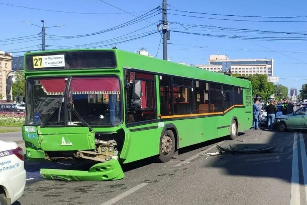 Общественный транспорт Воронеж. Автобус Воронеж. Воронежский автобус. Пассажирский автобус.