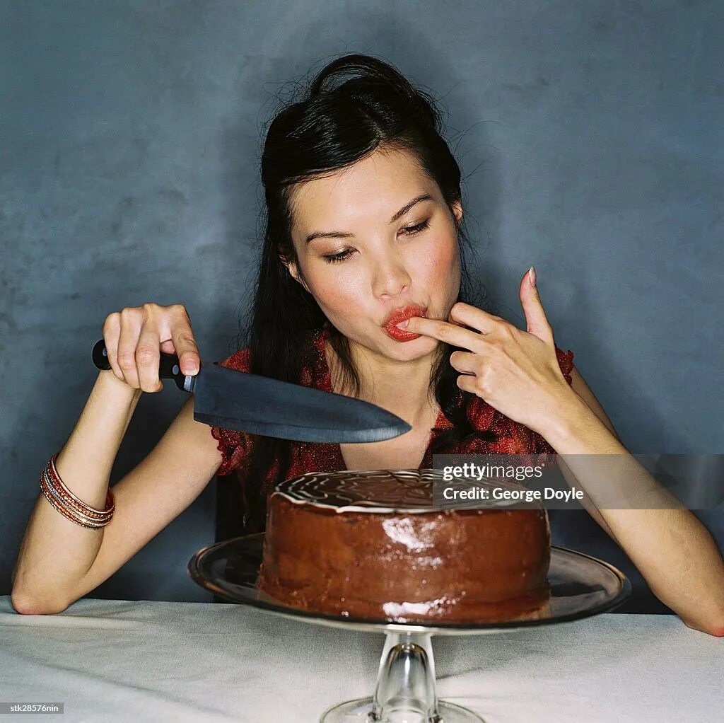 Почему вкусно пила. Кушай дорогой кушай. Ведьма жрет и не толстеет. Кушать просто. Есть и не толстеть,смешно