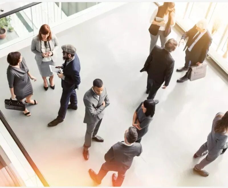 Человек вид сверху. Деловые люди вид сверху. Человек вид сверху. Человек идет сверху. Толпа вид сверху.