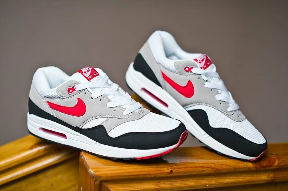 Цена кроссовок air. Nike Air Max. Найк АИР Макс 1. Nike AIRMAX. Nike Air Max 1 87.