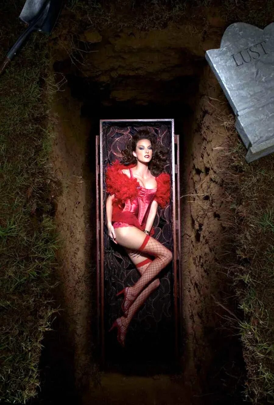 Грех фото. Уныние. 7 смертных грехов блуд. Изображение гордыни в искусстве. Уныние смертный грех.