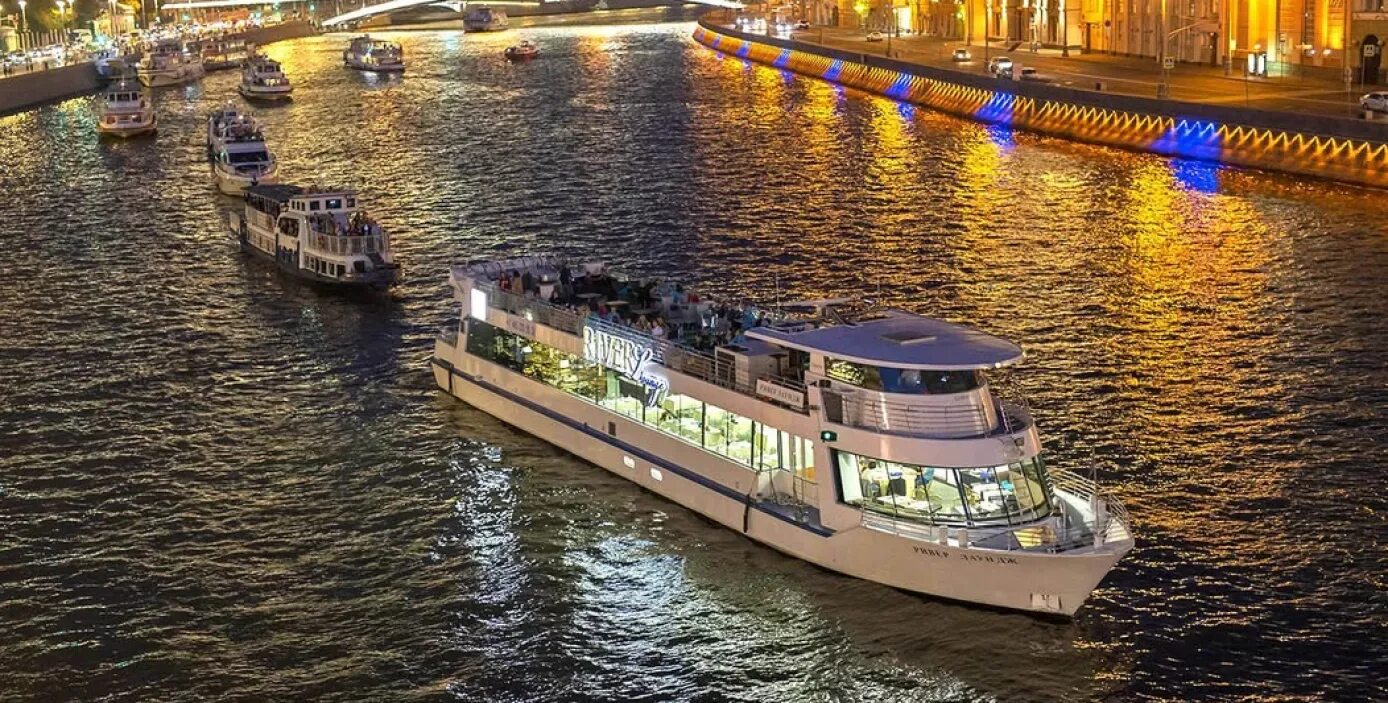 Ривер речные прогулки. Ривер лаунж теплоход. теплоход river lounge москва. прогулка на теплоходе по москве ривер лаунж. ривер лаунж москва корабли.