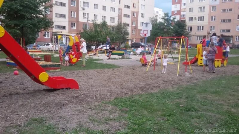 Детский дворик октябрьский просп 54 фото В Октябрьском районе Уфы появилась детская площадка