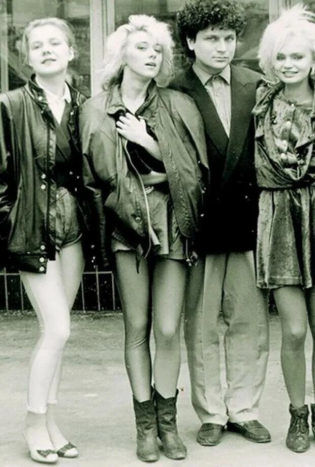 Конец 80х. Группа комбинация 90-е. группа комбинация 1989. одежда в стиле 90х интердевочка. мода 80х 90х в россии.