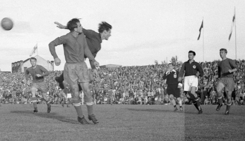 сборная ссср на олимпиаде 1952. 1952 футбол олимпиада хельсинки. василий сталин и футбольная команда. сборная ссср югославия 1952. торпедо москва чемпион ссср по футболу.