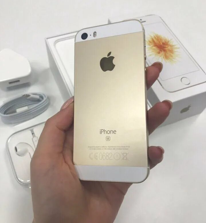 Iphone se (2022), 64 ГБ. Айфон се 2022 64. Айфон se 2022 белый корпус фото. Ayfon 5se рабочий 64gb Москва Зеленоград район.