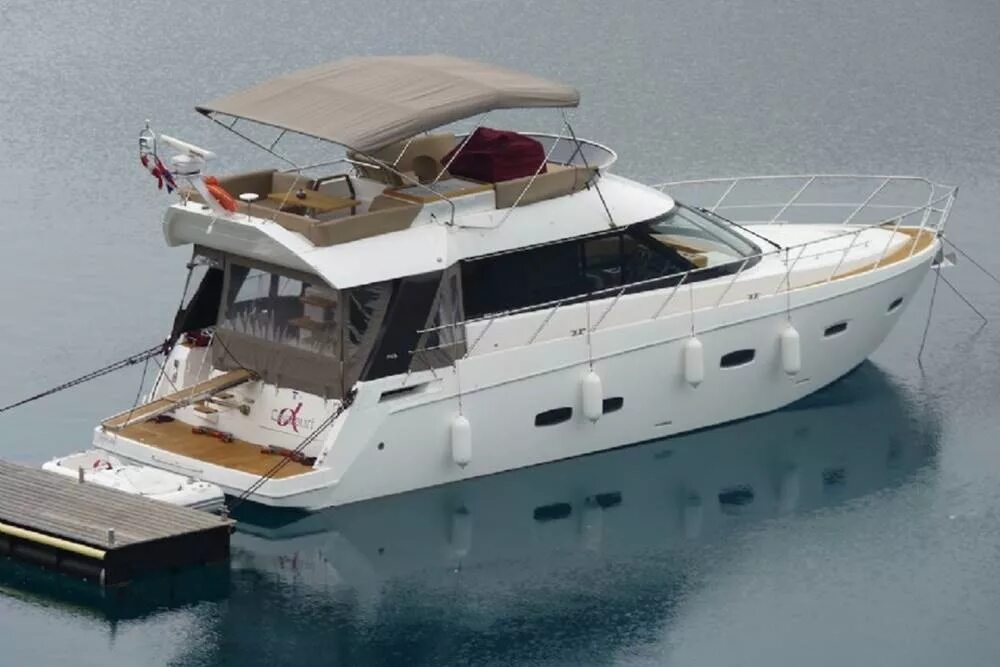 Куплю яхту б у. Sealine 390 яхта пульт управления. Sealine s48. Sealine 2010. Яхта б.