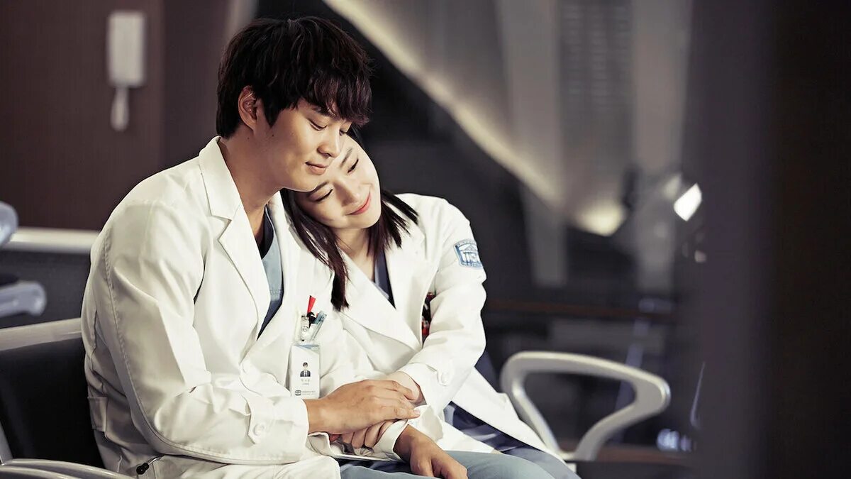 Дорама хороший доктор 2013. Хороший доктор дорама Корея поцелуй. Хороший доктор дорама поцелуй. Гениальные дорама