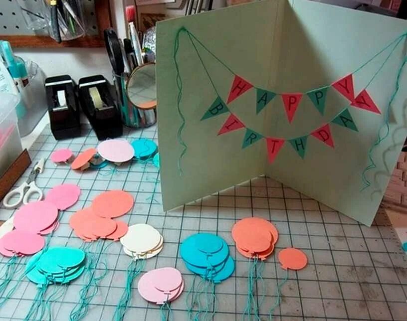 Подарок маме на день рождения своими руками. Подарок мамена день ро. Украшения на др. Идеи для поделок своими руками. Подарки на день матери свими руками.