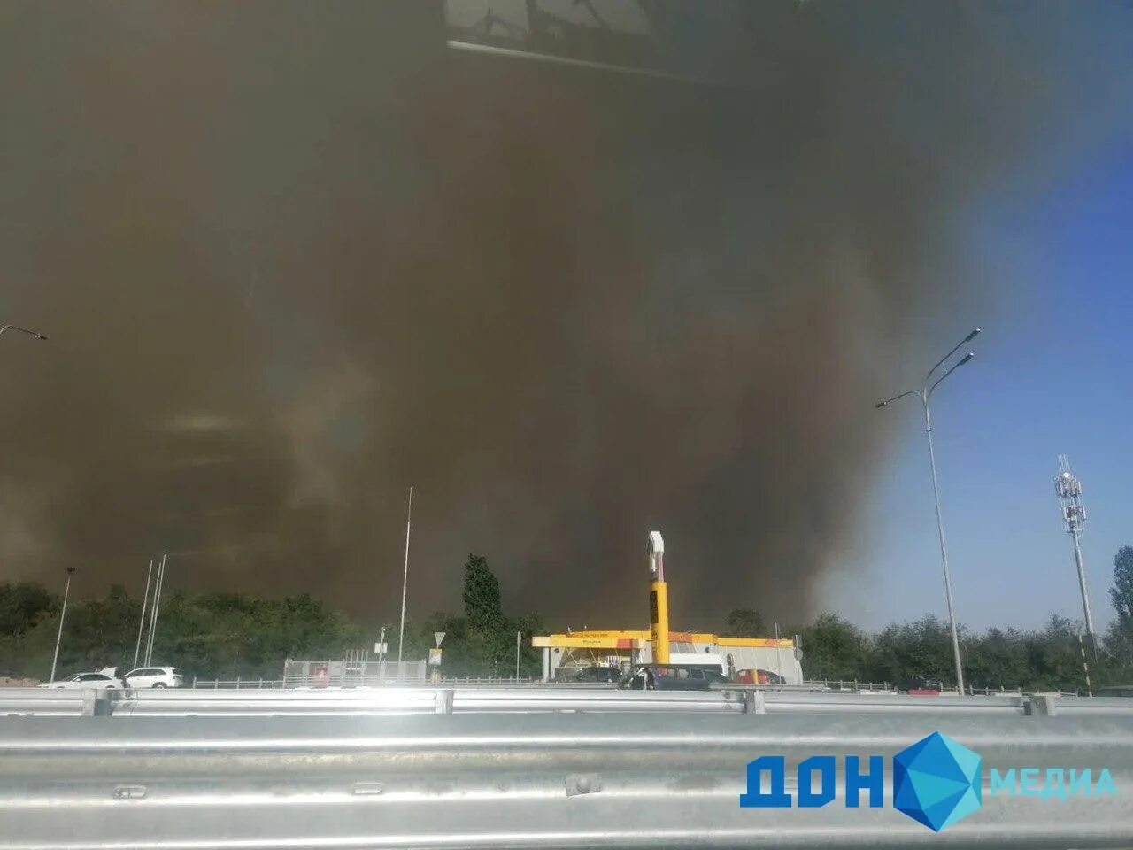 Пожар в Ростове. Пожар на левом берегу. Пожар на левом берегу Дона. Пожар на левом берегу сегодня.