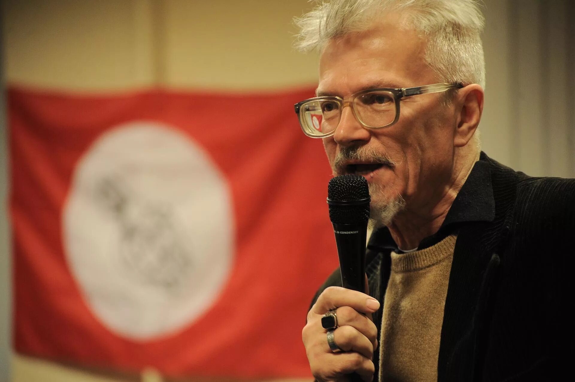 лимонов многих. лимонов многих. пиджак эдуарда лимонова. лимонов многих. лимонов многих.