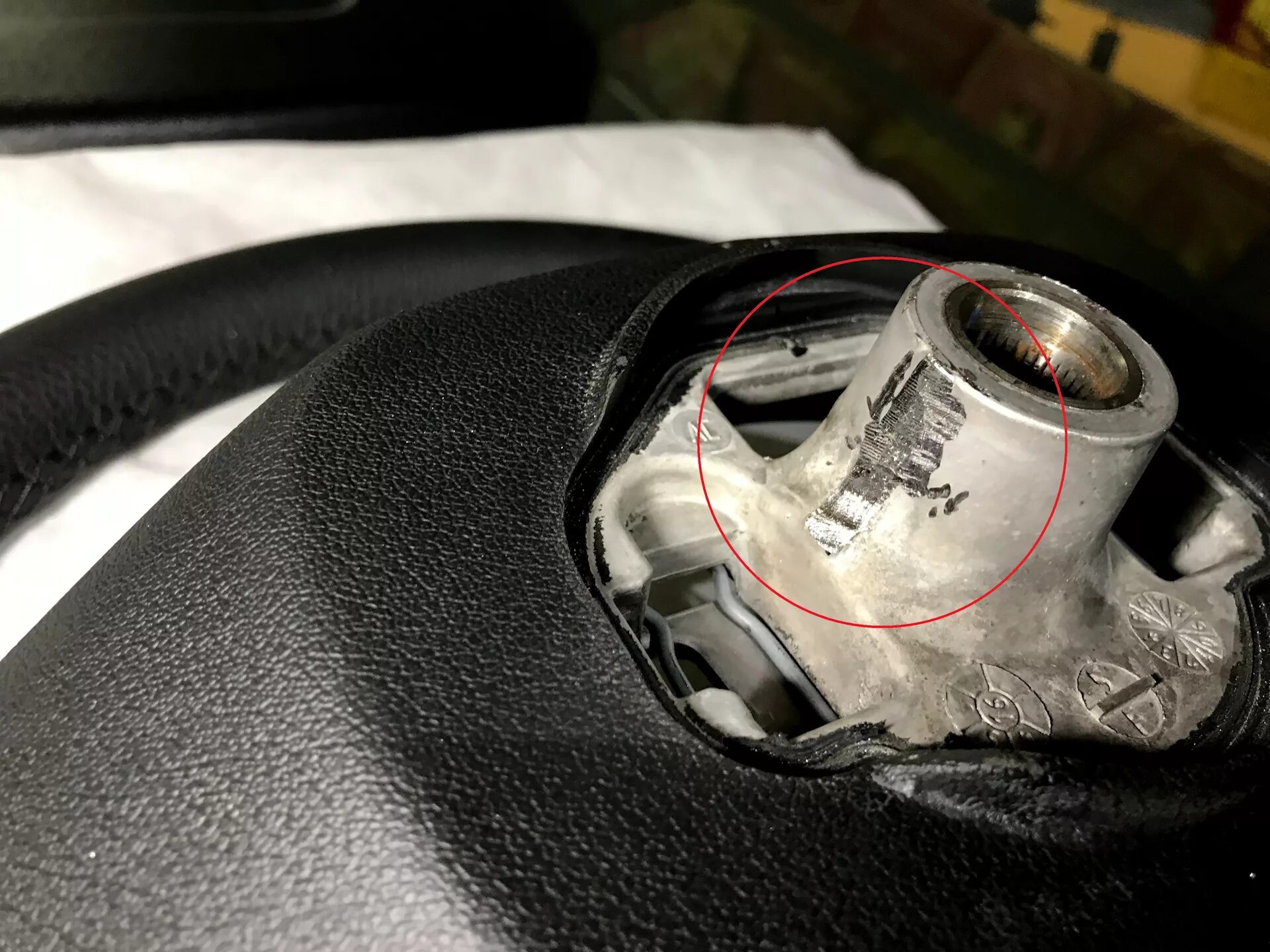 Размер TORX для кожуха рулевой панели Т20! - Peugeot 207, 1,4 л, 2008 года своим