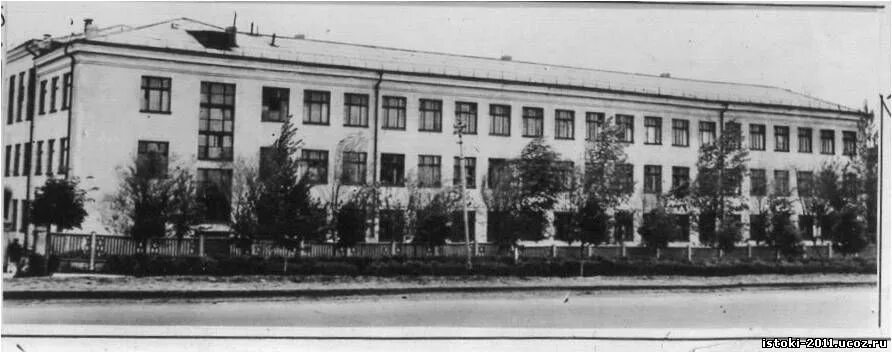 Старая школа 10 красноярск. 10 школа история. 10 школа история. 10 школа кинешма директор. Школа 6 кинешма.