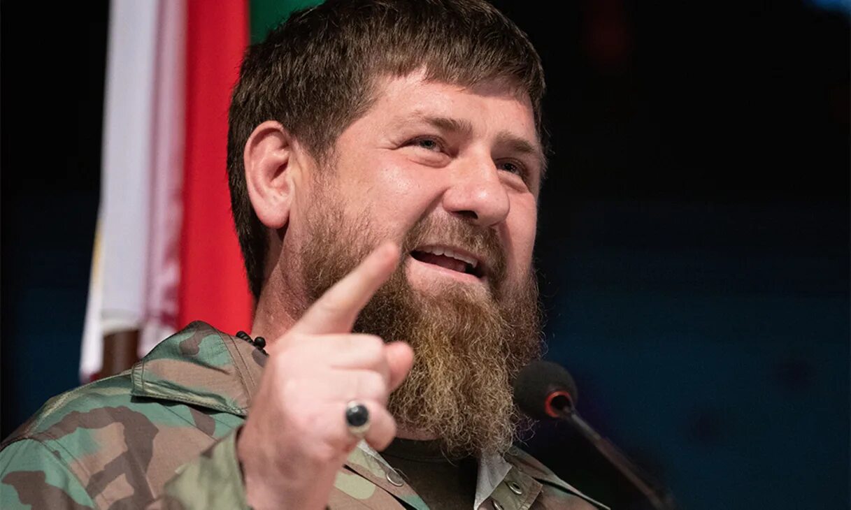 Кадыров фото. Рамзан Кадыров 2022. Рамзана Кадырова СБУ. Рамзан Ахматович в военном. Рамзан Ахматович Кадыров дом.