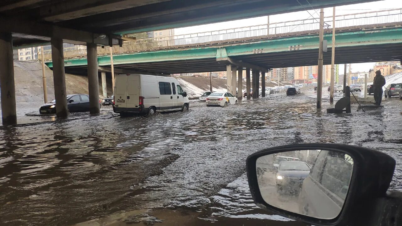 Потоп в Воронеже. Потоп на дорожной в Воронеже. Воронеж потоп под мостом. Воронеж наводнение вчера.