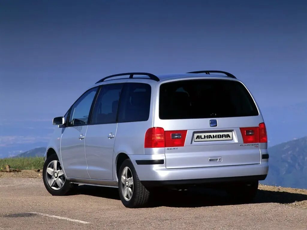 Volkswagen sharan года выпуска. Сеат Альхамбра 2000. Seat Alhambra. Сеат Альхамбра 1. Seat Alhambra 2003.