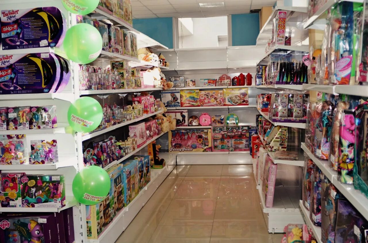 детский магазин игрушек. детские магазины город. детский магазин. дизайн детского магазина. магазин игрушек.