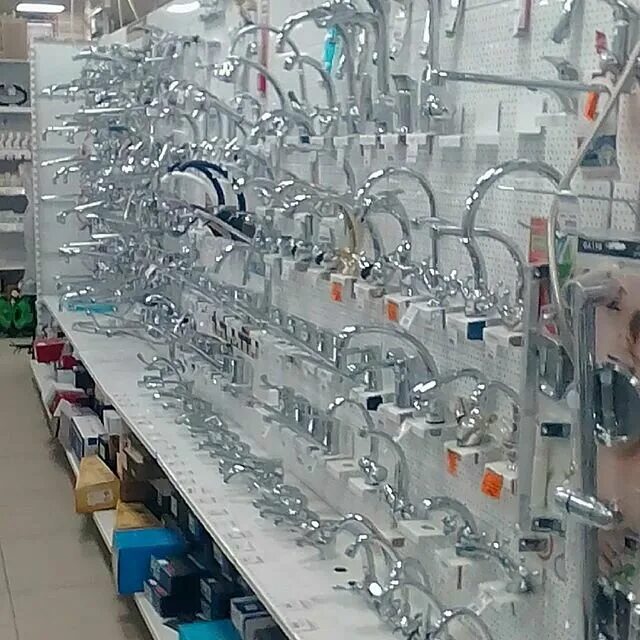 Магазины в барнауле где можно. Совхоз барнаульский магазин стройматериалов. магазин панорама барнаул. панорама товара в магазине. методические магазины в барнауле.
