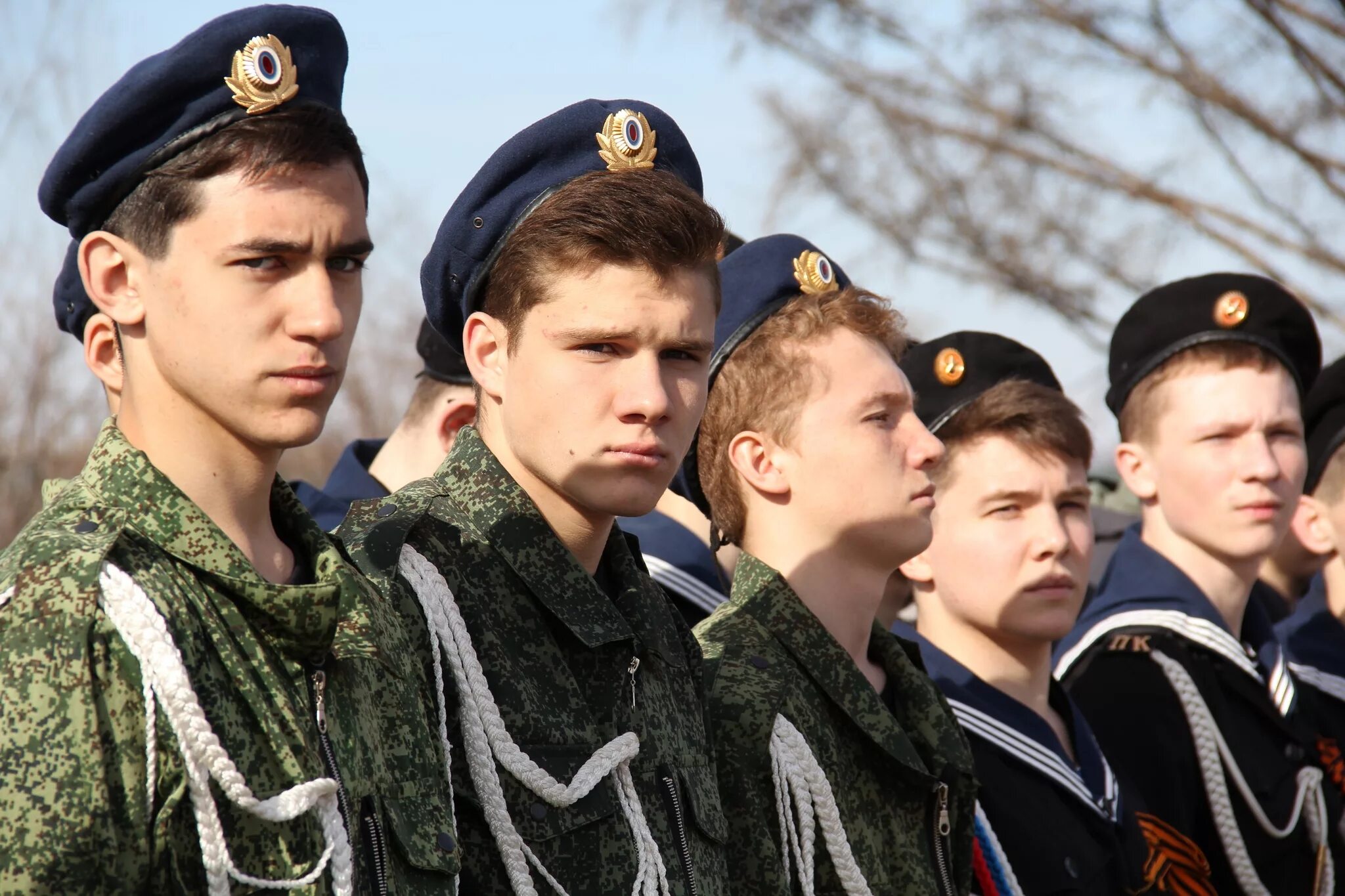 Нынешняя молодёжь в армии. Молодежь допризывного возраста. Региональной спартакиады допризывной молодежи пермского края. Спартакиада допризывной молодежи картинки. Допризывная молодежь картинки.