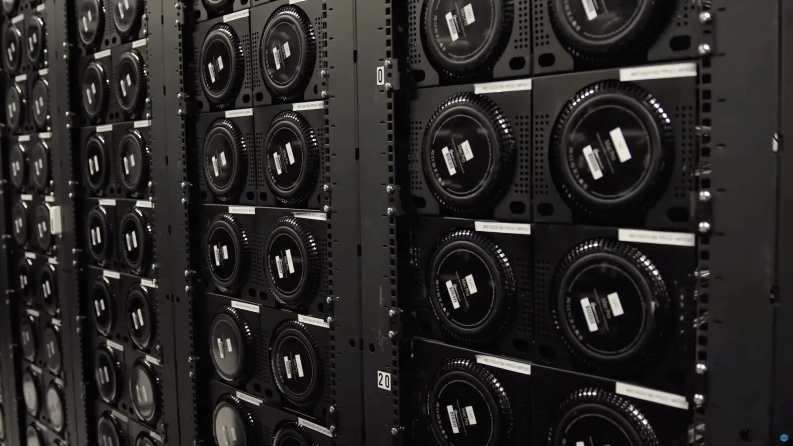 Сервера apple. Mac pro rack apple. сервер apple mac mini. сервер. серверная из мак мини.