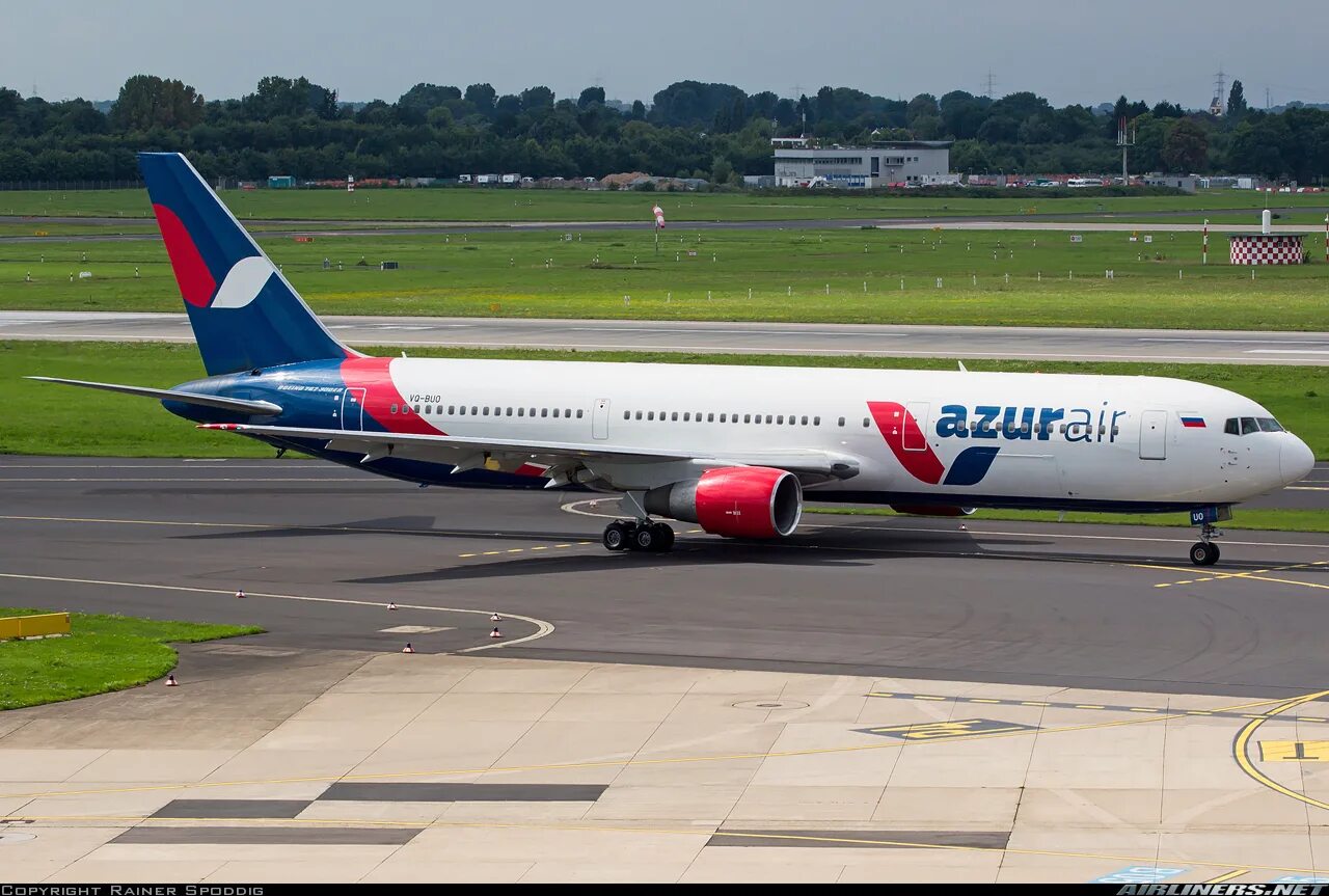 Салон 767 300 azur air. Азур 767-300. 767-300 Azur Air. Азур Боинг 767-300er. Самолёт Boeing 767 300 Azur Air.