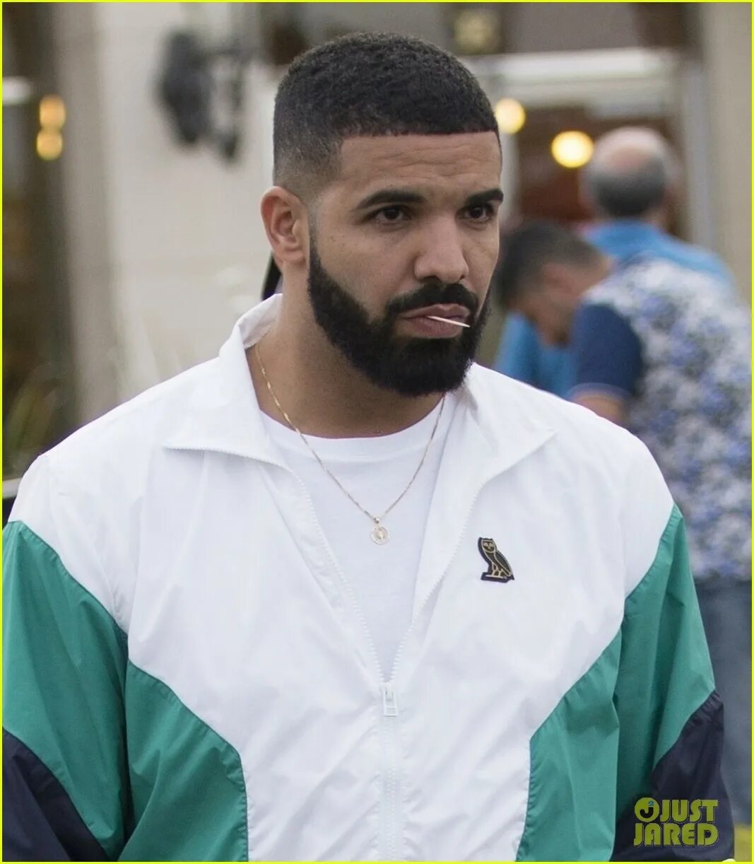 Drake 2020. Дрейк стиль. Дрейк одежда. Drake в полный рост.