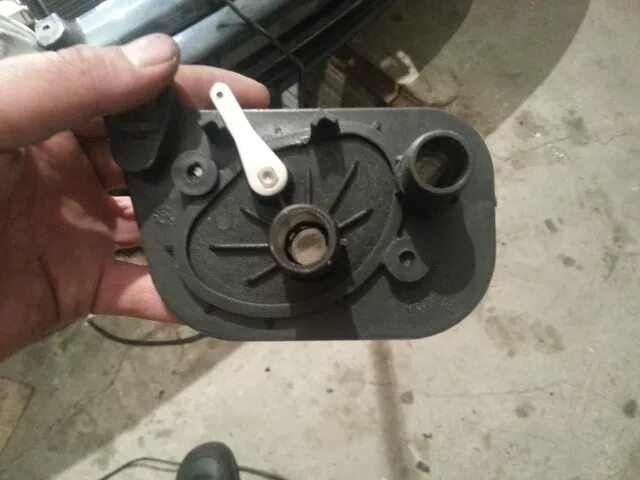 Кран печки на ваз 2115 артикул. Клапан печки ваз 2115. Кран печки ваз 2109. Клапан печки ваз 2115. Ваз 2115 потерял стопорное краника печки.