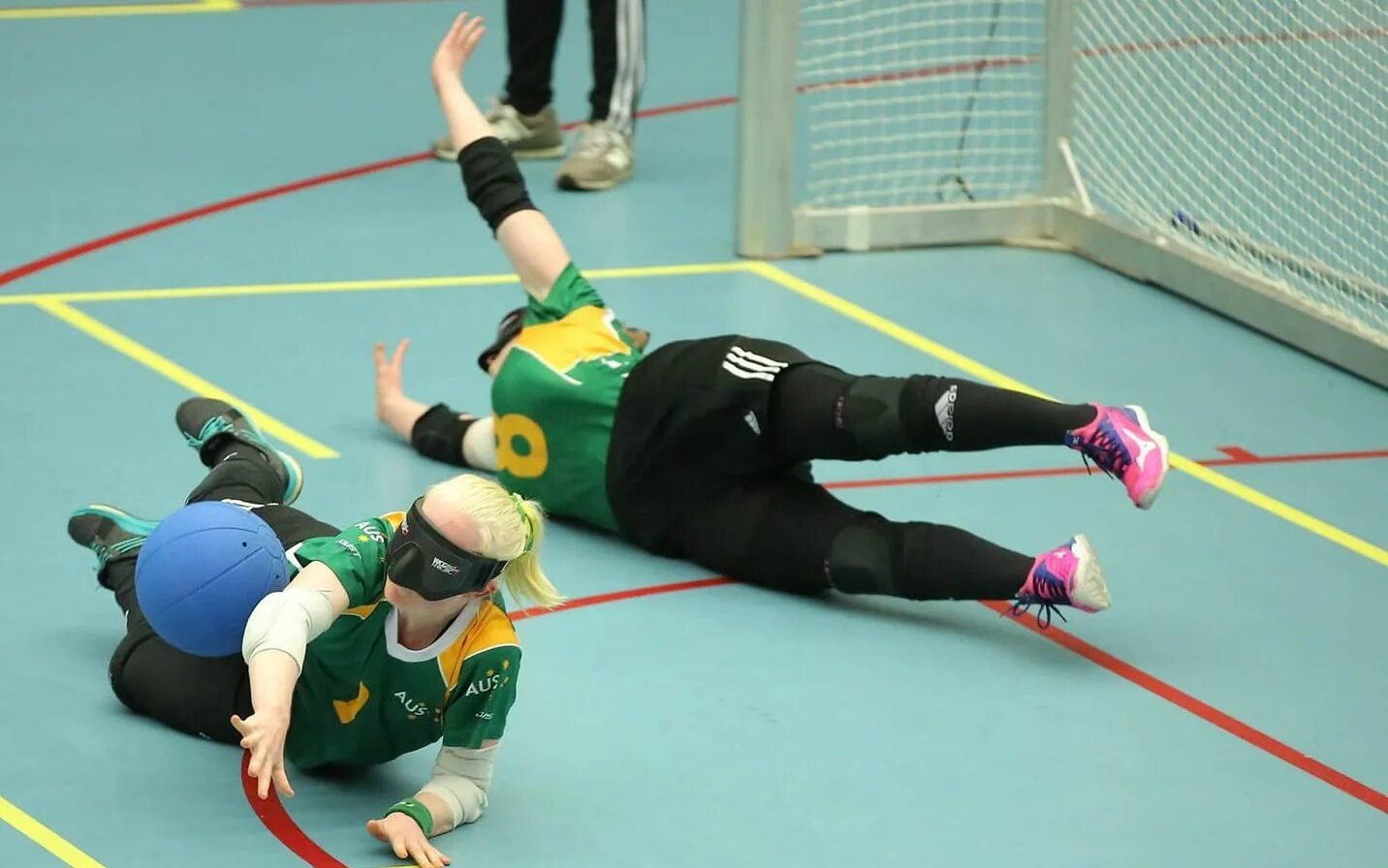 Голбол что это за вид спорта. Паралимпийские игры goalball. Голбол что это за вид спорта. Голбол спорт слепых. Голбол 1972.