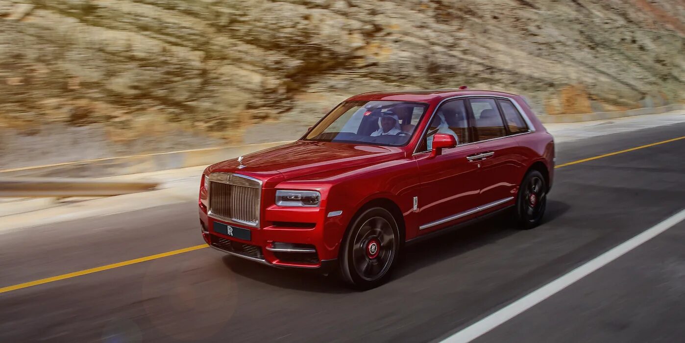 Роллс ройс калинан. Ролс Ройс кулин. Роллс Ройс Куллинан. Rolls Royce Cullinan 2022. Rolls Royce Cullinan красный.