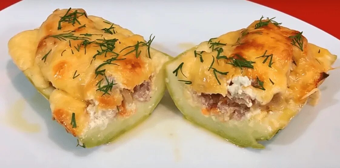 Кабачки с фаршем в духовке кружочками с помидорами. Фаршированные кабачки myasom. Кабачок фарш сметана. Фаршированные кабачки кружочками. Фаршированные кабачки в духовке.