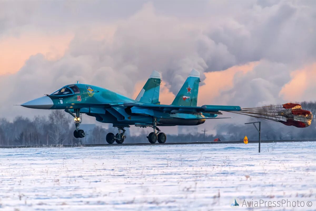 су 34 шагол поджог. су 34 аэродромы базирования. су-34 с ракетами на аэродроме. су 34 шагол челябинск. су-34 сыч.