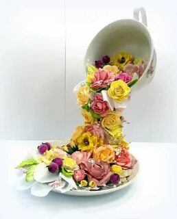 Водопад цветов из чашки
