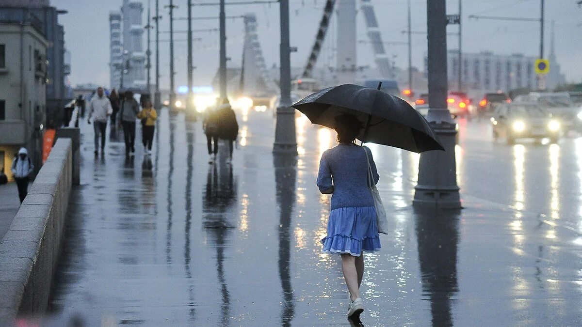 Надолго в городе. Дождь в Москве. Дождик в Москве. Сильный дождь. Ливень в Москве.