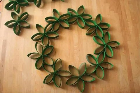 Снежинки из втулок от туалетной бумаги