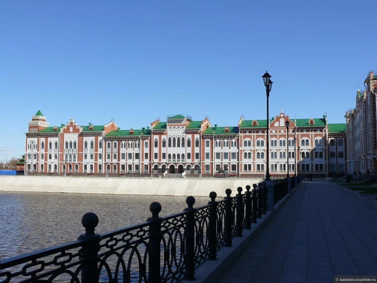 Протяженность набережной в йошкар оле. Йошкар-ола набережная. йошкар олинская набережная. набережная брюгге. набережная реки йошкар-ола.