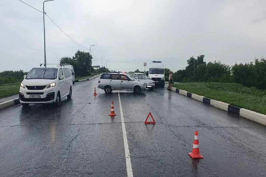 Происшествия в губкине белгородской. Происшествия в губкине белгородской. Автомобильные происшествия в губкине. Выезд на встречную полосу. Происшествия в губкине белгородской.