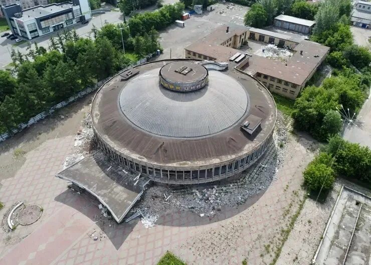 Цирк красноярск 2024 возле июня. Реконструкция цирка в красноярске. Реконструкция цирка в красноярске. Цирк здание. Здание цирка красноярск.